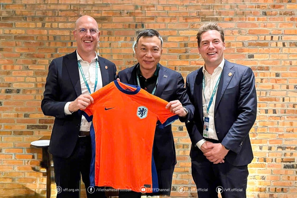 Đoàn đại biểu VFF tham dự Đại hội lần thứ 75 của FIFA - 1 Đoàn đại biểu VFF tham dự Đại hội lần thứ 75 của FIFA - 1