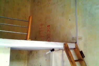 Một phụ nữ chết trong tư thế treo cổ tại phòng trọ