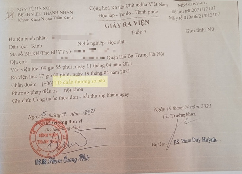 Công an thụ lý đơn khiếu nại của ông bà nội 2 cháu bé nghi bị bạo hành - 3 Công an thụ lý đơn khiếu nại của ông bà nội 2 cháu bé nghi bị bạo hành - 3