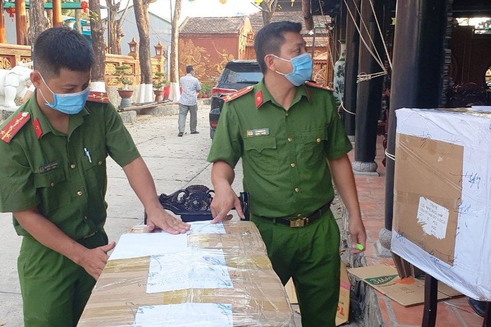 Chiếm đoạt hơn 3,7 tỷ đồng, Giám đốc bất động sản ở Kiên Giang bị bắt - 3 Chiếm đoạt hơn 3,7 tỷ đồng, Giám đốc bất động sản ở Kiên Giang bị bắt - 3