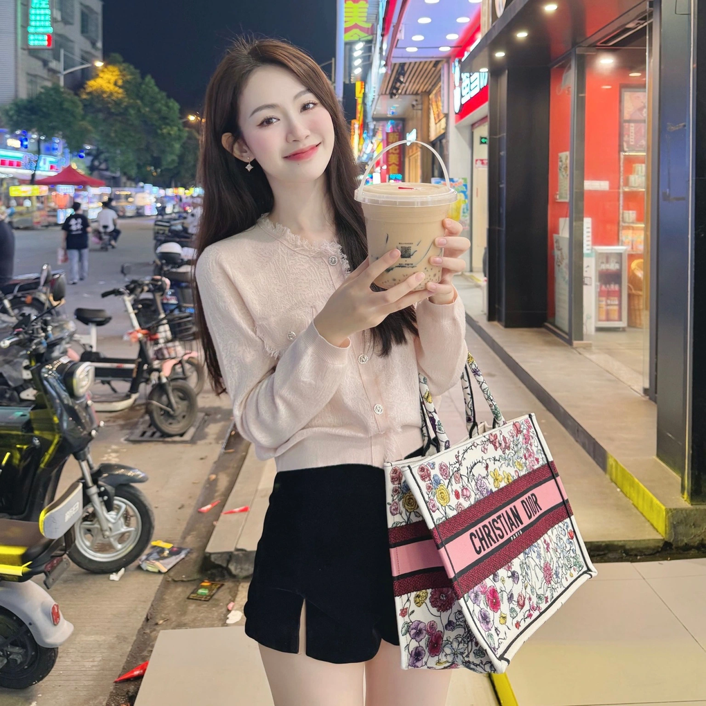 Vẻ đẹp mong manh dễ vỡ của dàn hot girl xứ Nghệ nổi tiếng trên mạng - 3 Vẻ đẹp mong manh dễ vỡ của dàn hot girl xứ Nghệ nổi tiếng trên mạng - 3