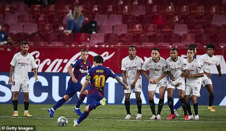 Hòa Sevilla, Barcelona có nguy cơ mất ngôi đầu bảng - 7 Hòa Sevilla, Barcelona có nguy cơ mất ngôi đầu bảng - 7