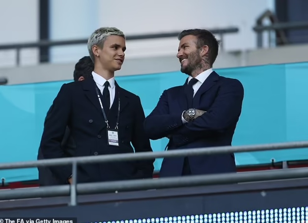 Hình ảnh bảnh bao của cha con David Beckham khi đi xem bóng đá - 1 Hình ảnh bảnh bao của cha con David Beckham khi đi xem bóng đá - 1