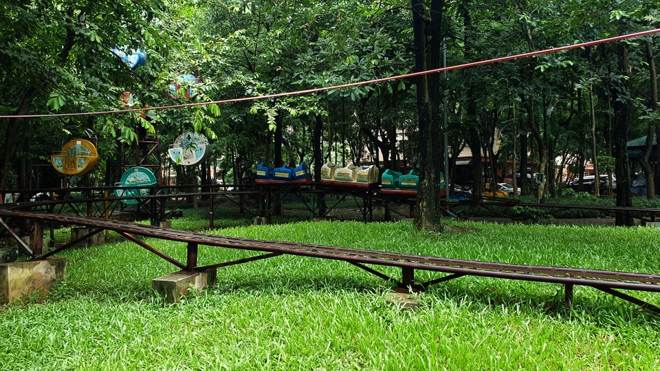 Công viên nhếch nhác, xập xệ trong khu đô thị kiểu mẫu ở Hà Nội - 6 Công viên nhếch nhác, xập xệ trong khu đô thị kiểu mẫu ở Hà Nội - 6