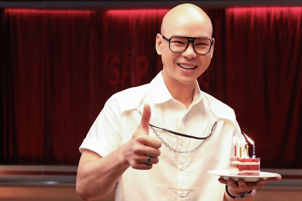 Phan Đinh Tùng kể hậu trường làm nên bản hit sinh nhật sống khỏe cả đời - 1 Phan Đinh Tùng kể hậu trường làm nên bản hit sinh nhật sống khỏe cả đời - 1
