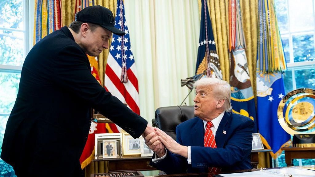 Ông Trump: Tỷ phú Musk chưa rời đi hẳn, sẽ còn quay lại Nhà Trắng - 1