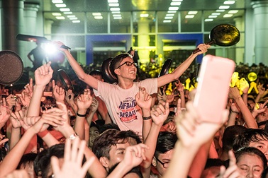 Sinh viên Bách khoa mang chảo đi “quẩy” tiệc EDM 12.000 người