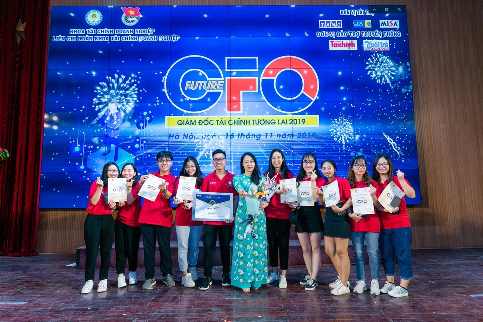 Đưa Chí Phèo, chú Cuội lên sân khấu, sinh viên trổ tài làm giám đốc tài chính tương lai - 11 Đưa Chí Phèo, chú Cuội lên sân khấu, sinh viên trổ tài làm giám đốc tài chính tương lai - 11