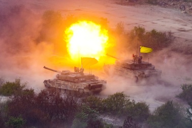 Mỹ - Hàn phô diễn sức mạnh trong tập trận bắn đạn thật lớn chưa từng có