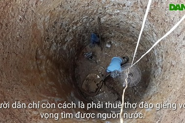 Vất vả nghề mưu sinh trong lòng đất.