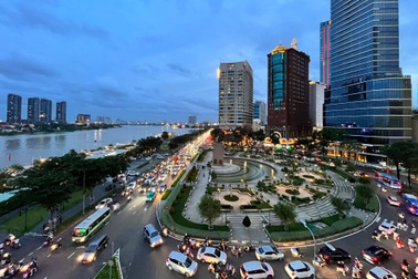 Cấm xe gần 20 tuyến đường trung tâm TPHCM tối nay