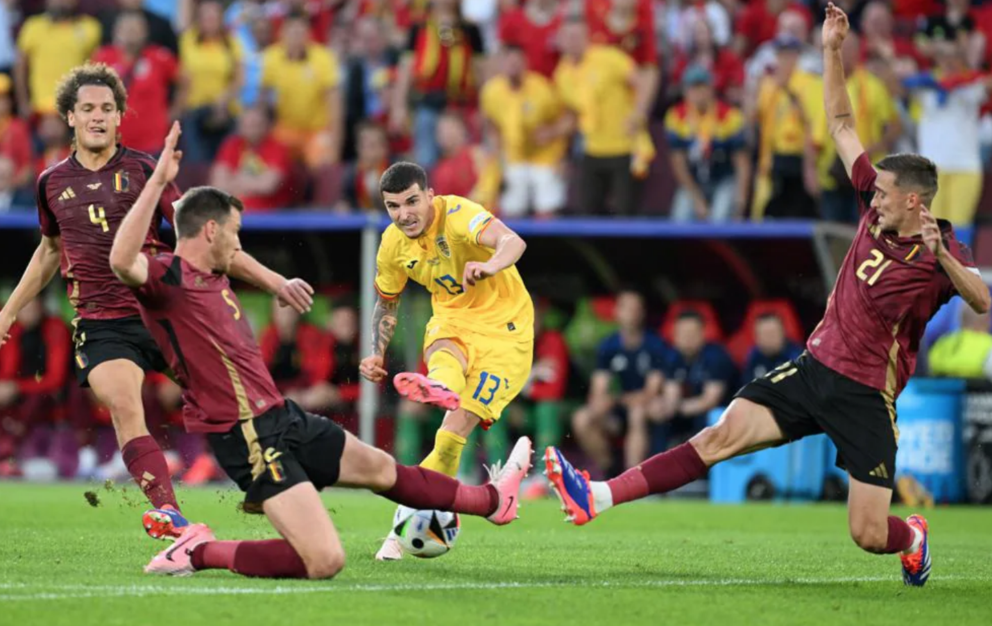 स्लोवाकिया - रोमानिया भविष्यवाणी (26 जून रात 11 बजे): हैंड-इन-हैंड परिदृश्य - 1 Nhận định Slovakia - Romania (23h ngày 26/6): Kịch bản dắt tay nhau đi tiếp - 1