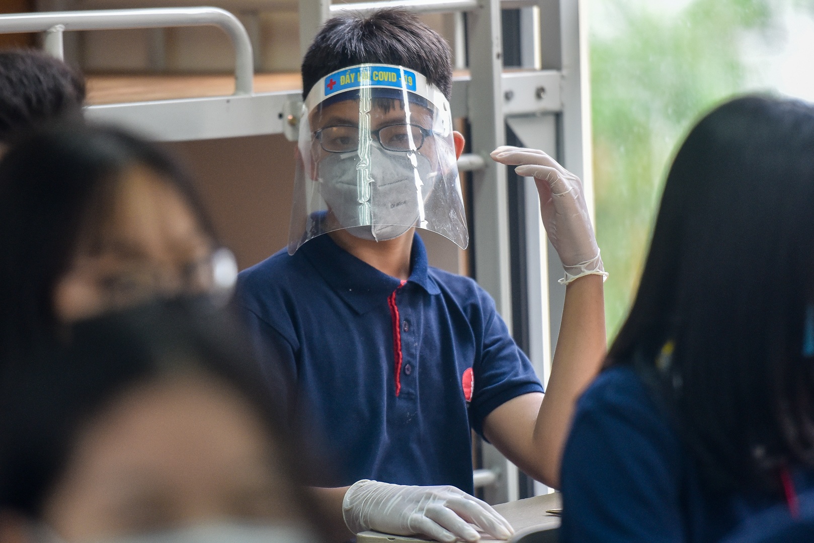 Tiết học đầu tiên giàu cảm xúc của học sinh Hà Nội sau 3 tháng nghỉ dịch - 22 Tiết học đầu tiên giàu cảm xúc của học sinh Hà Nội sau 3 tháng nghỉ dịch - 22