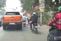 Bỏ mặc nạn nhân sau va chạm giao thông - Hành vi đáng bị lên án