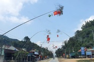 Dựng cây nêu ngày Tết, 3 thanh niên bị điện giật thương vong