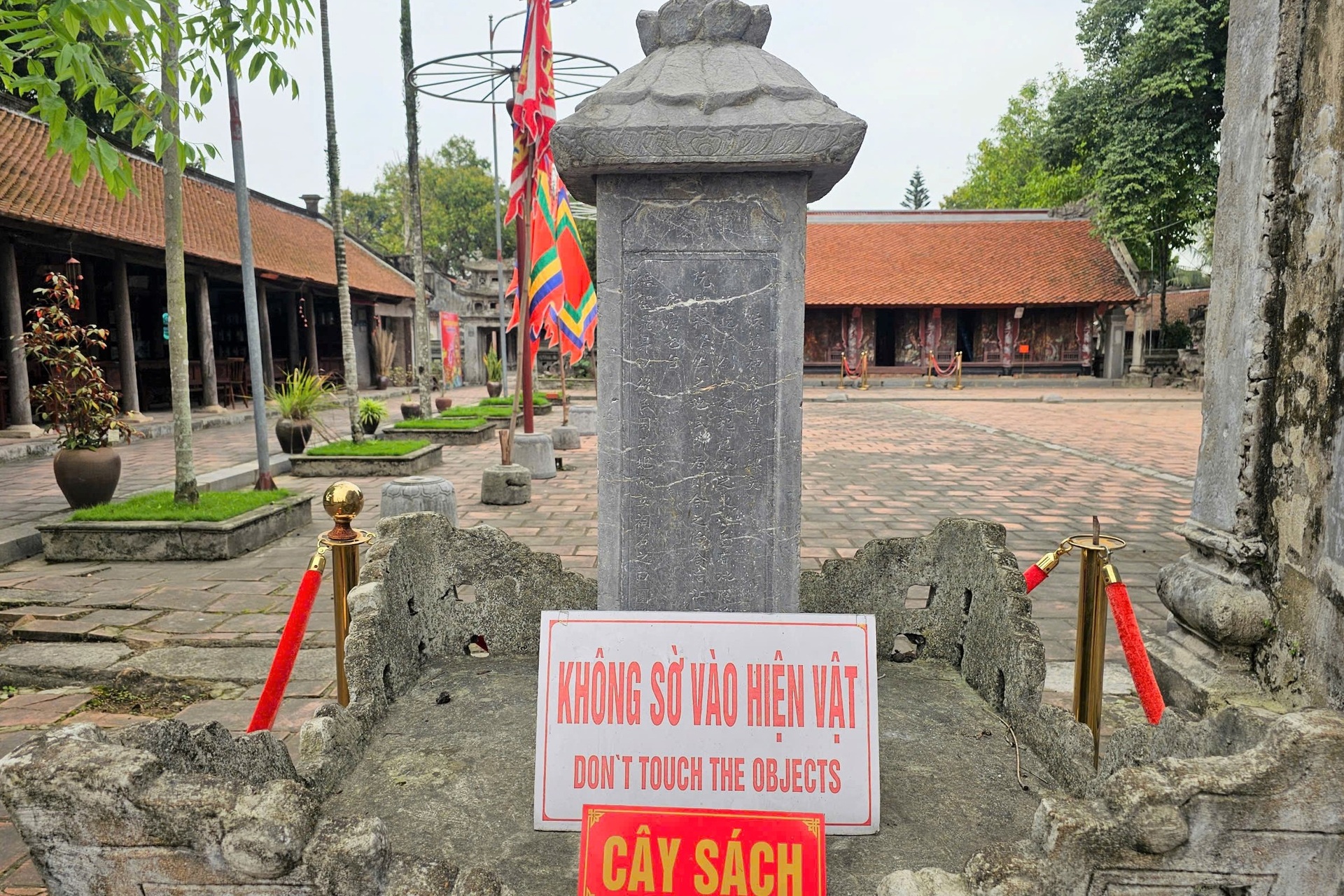 Báu vật tranh chân dung vị Thiền sư được phong Thánh trong ngôi đền cổ - 6 Báu vật tranh chân dung vị Thiền sư được phong Thánh trong ngôi đền cổ - 6