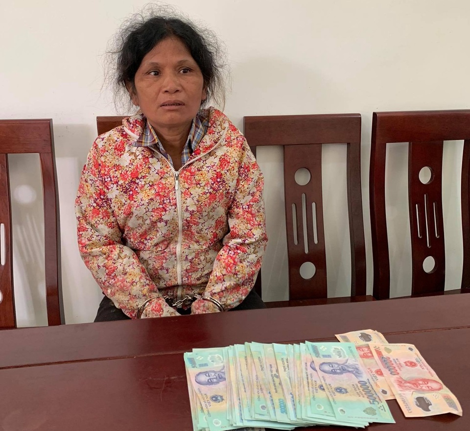 Người phụ nữ 51 tuổi đột nhập nhà hàng xóm cuỗm hơn 37 triệu đồng - 1 Người phụ nữ 51 tuổi đột nhập nhà hàng xóm cuỗm hơn 37 triệu đồng - 1