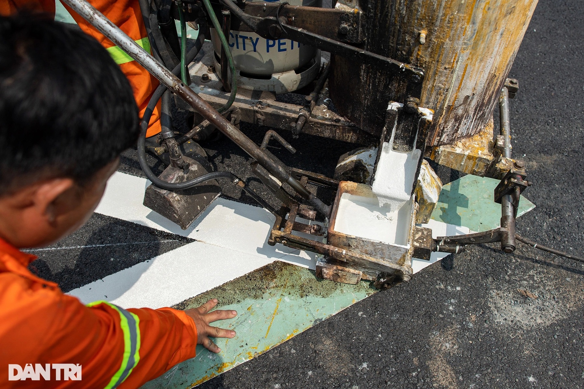 Đường song hành với đại lộ 14 làn xe lớn nhất TPHCM sắp hoàn thành - 7 Đường song hành với đại lộ 14 làn xe lớn nhất TPHCM sắp hoàn thành - 7