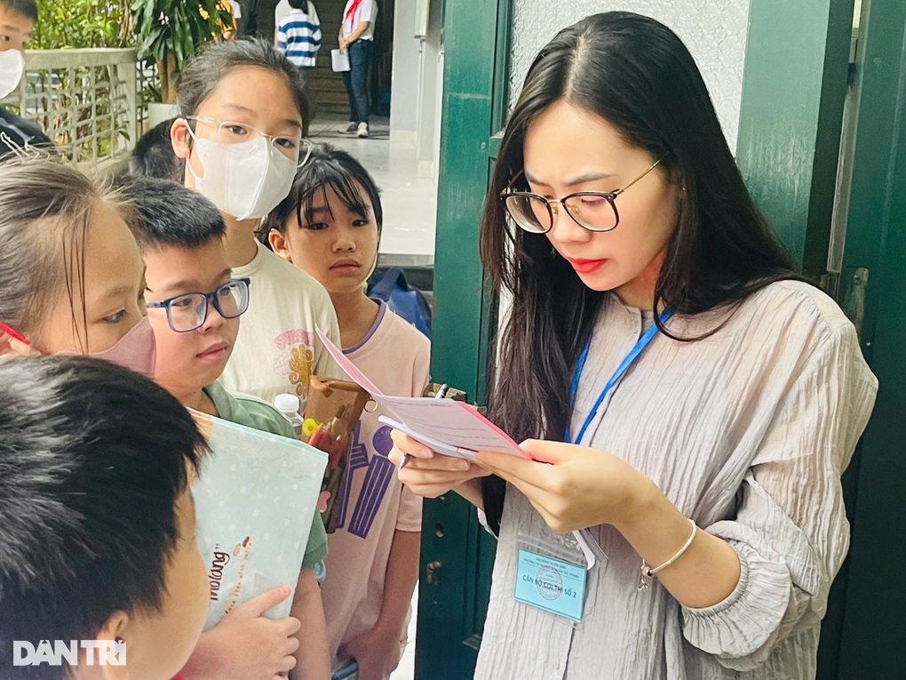 1 chọi 18 giành “vé” vào lớp 6 Trường Nguyễn Tất Thành Hà Nội - 3 1 chọi 18 giành “vé” vào lớp 6 Trường Nguyễn Tất Thành Hà Nội - 3