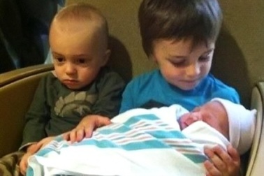 Những khoảnh khắc trẻ làm cha mẹ “đứng hình”