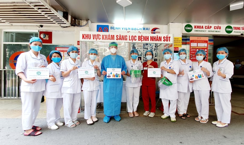 Bác sĩ xét nghiệm âm tính, cả dòng họ vẫn không cho về chịu tang bà - 2 Bác sĩ xét nghiệm âm tính, cả dòng họ vẫn không cho về chịu tang bà - 2