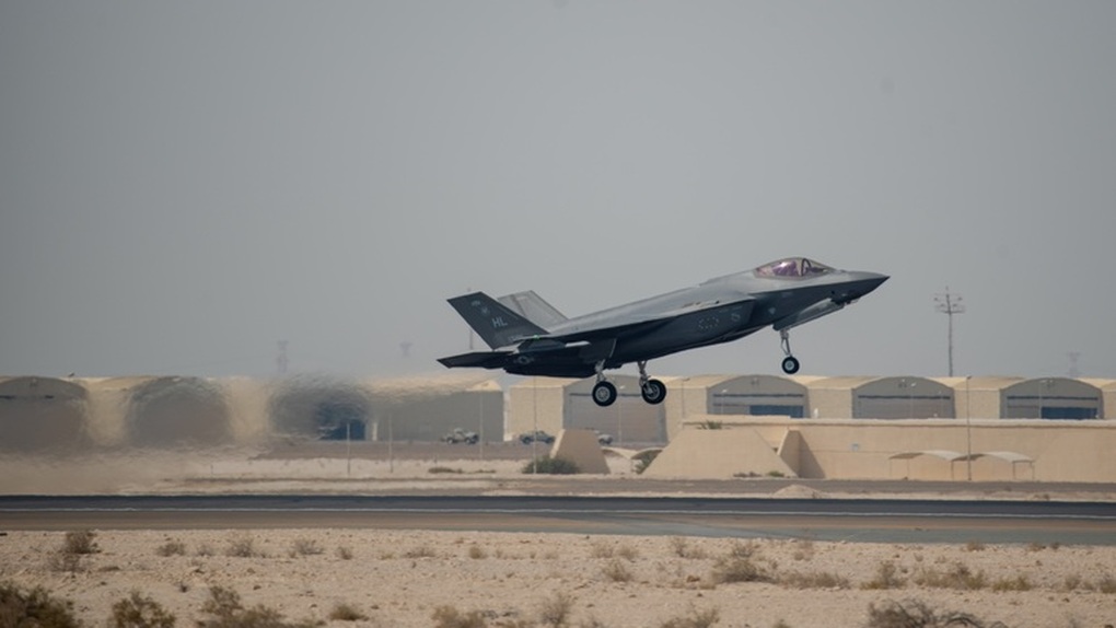 Nga cáo buộc tiêm kích F-35 Mỹ áp sát nguy hiểm 2 máy bay Su-35 ở Syria - 1 Nga cáo buộc tiêm kích F-35 Mỹ áp sát nguy hiểm 2 máy bay Su-35 ở Syria - 1