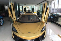 Những siêu xe mạ vàng xa xỉ bậc nhất của đại gia Việt