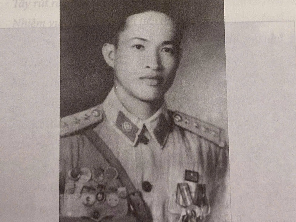 Biệt tích 28 năm Đại tá tình báo Tư Cang bất ngờ về nhà đúng ngày 30/4/1975 - 4 Biệt tích 28 năm Đại tá tình báo Tư Cang bất ngờ về nhà đúng ngày 30/4/1975 - 4