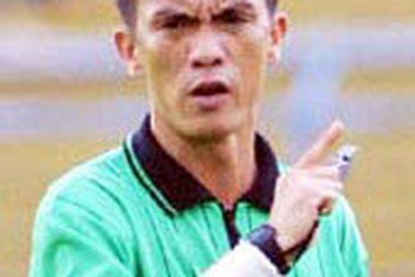 Lật lại nghi án “ném tiền vào giường trọng tài”