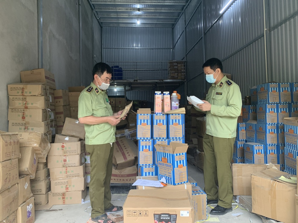 Kho nguyên liệu trà sữa cực lớn giới trẻ ưa chuộng bị mốc, thiếu xuất xứ - 3 Kho nguyên liệu trà sữa cực lớn giới trẻ ưa chuộng bị mốc, thiếu xuất xứ - 3