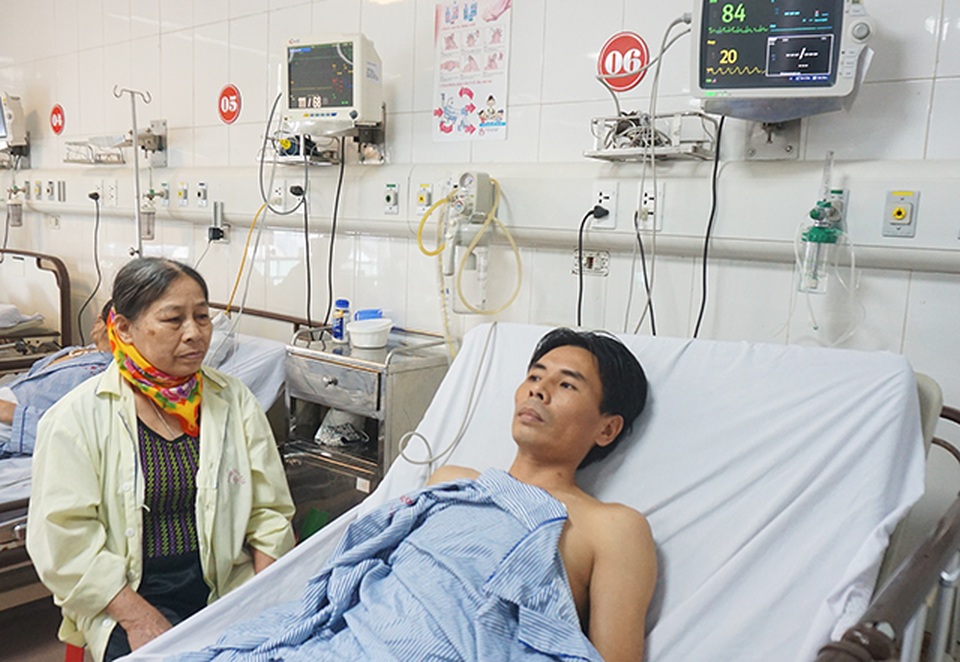 Người mẹ nghẹn ngào: Con còn sống để có mẹ, có con là mừng lắm rồi! - 2 Người mẹ nghẹn ngào: Con còn sống để có mẹ, có con là mừng lắm rồi! - 2