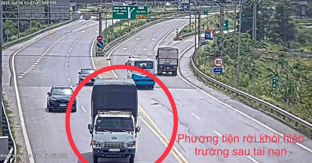 Sau vụ tai nạn chết người, công an khuyến cáo không đi bộ vào đường cao tốc - 1 Sau vụ tai nạn chết người, công an khuyến cáo không đi bộ vào đường cao tốc - 1