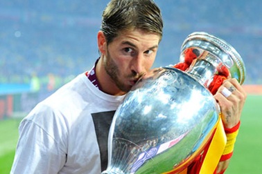 Barca tính “thừa nước đục thả câu” vụ Sergio Ramos