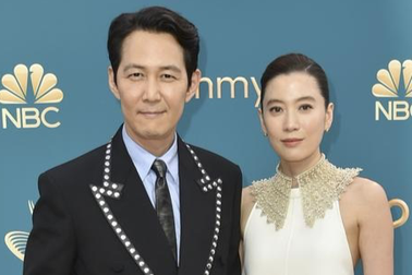 Chuyện tình 7 năm kín tiếng của tài tử "Trò chơi con mực" và bạn gái tỷ phú