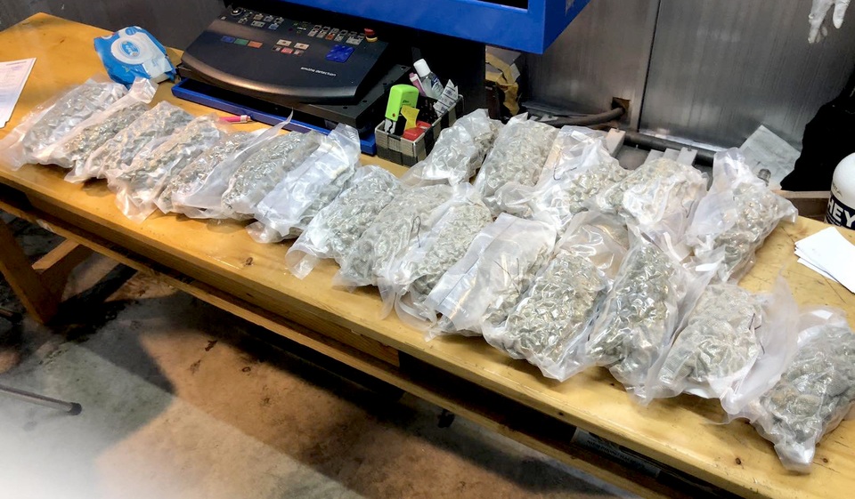 Hơn 5kg cần sa được hút chân không gửi từ Canada về Việt Nam - 1 Hơn 5kg cần sa được hút chân không gửi từ Canada về Việt Nam - 1