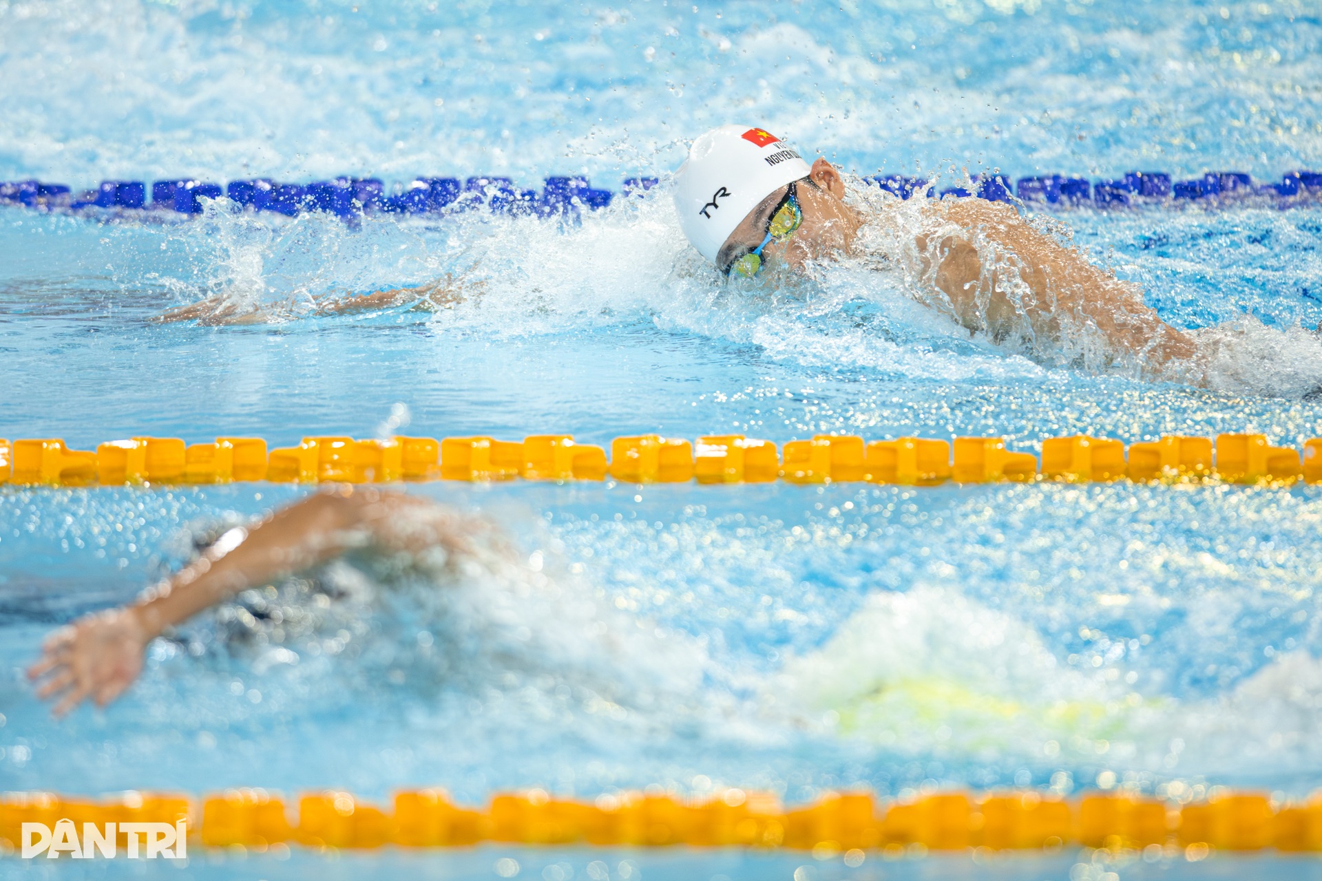 นักว่ายน้ำชาวเวียดนามระเบิดความดีใจหลังจากคว้าเหรียญทองซีเกมส์ได้ 3 สมัยติดต่อกัน - 5 Kình ngư Việt Nam bùng nổ cảm xúc khi lập hat-trick HCV SEA Games - 5