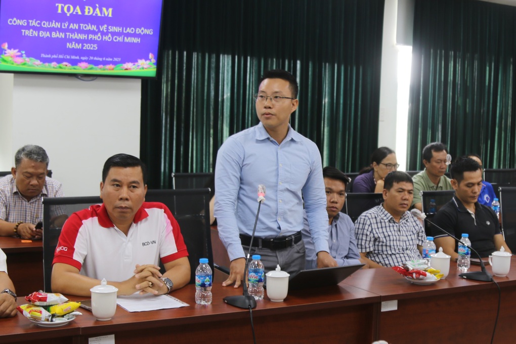 Câu hỏi nhói lòng của con thơ khi cha mất vì tai nạn lao động - 3 Câu hỏi nhói lòng của con thơ khi cha mất vì tai nạn lao động - 3