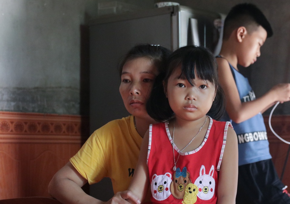 Người mẹ nghẹn ngào: Quá ngày rồi mà con vẫn chưa được đến viện - 5 Người mẹ nghẹn ngào: Quá ngày rồi mà con vẫn chưa được đến viện - 5