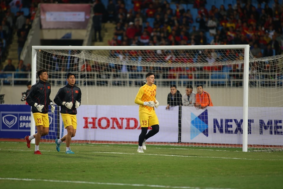 Việt Nam 0-0 Thái Lan: Hai quyết định gây tranh cãi của trọng tài - 16 Việt Nam 0-0 Thái Lan: Hai quyết định gây tranh cãi của trọng tài - 16