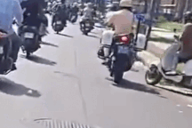 Tạm đình chỉ công tác CSGT lái mô tô đặc chủng đạp đổ xe máy nam thanh niên