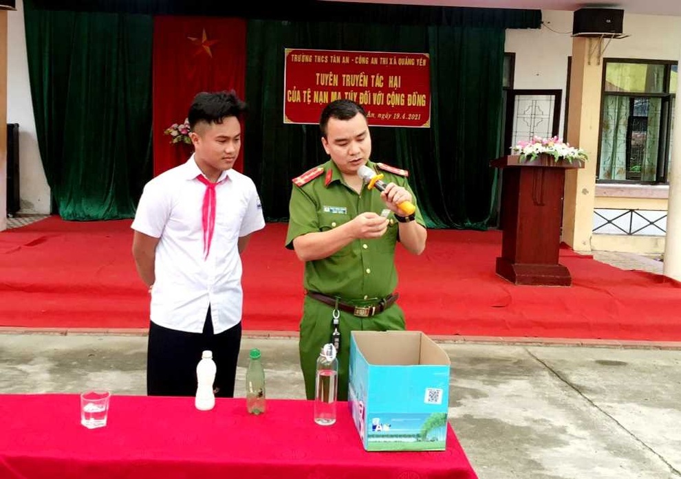 Nước vui, lá khát - Muôn mặt của tử thần ma túy trong thế giới học đường - 3 Nước vui, lá khát - Muôn mặt của tử thần ma túy trong thế giới học đường - 3