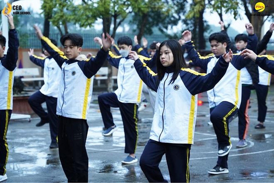 Phụ huynh CEO High School: Con tự lập, biết cách chia sẻ với bố mẹ nhiều hơn - 1 Phụ huynh CEO High School: Con tự lập, biết cách chia sẻ với bố mẹ nhiều hơn - 1