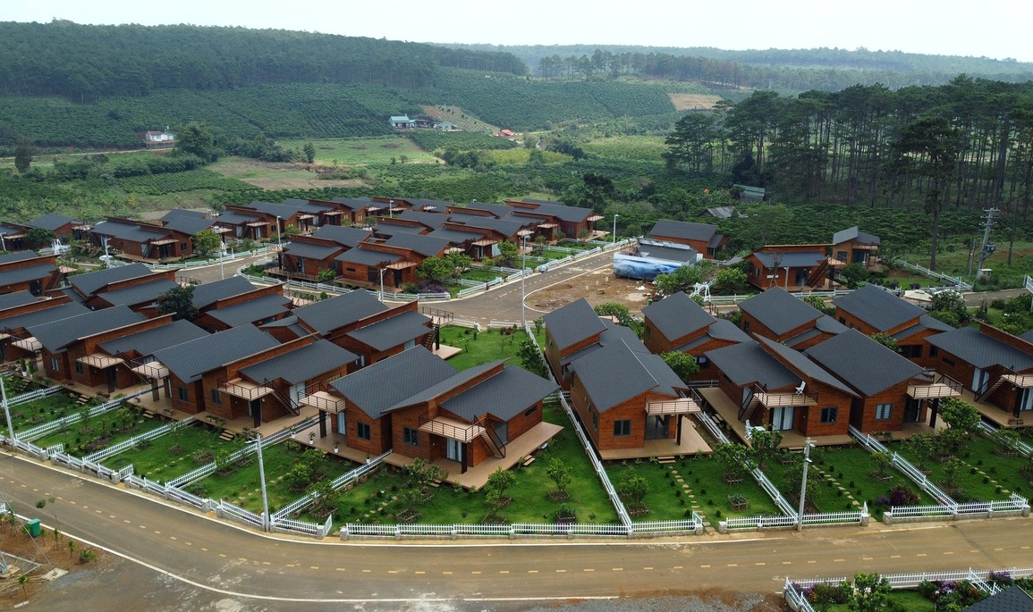Lâm Đồng: Dự án ma với gần 100 căn biệt thự giữa rừng thông - 3 Lâm Đồng: Dự án ma với gần 100 căn biệt thự giữa rừng thông - 3