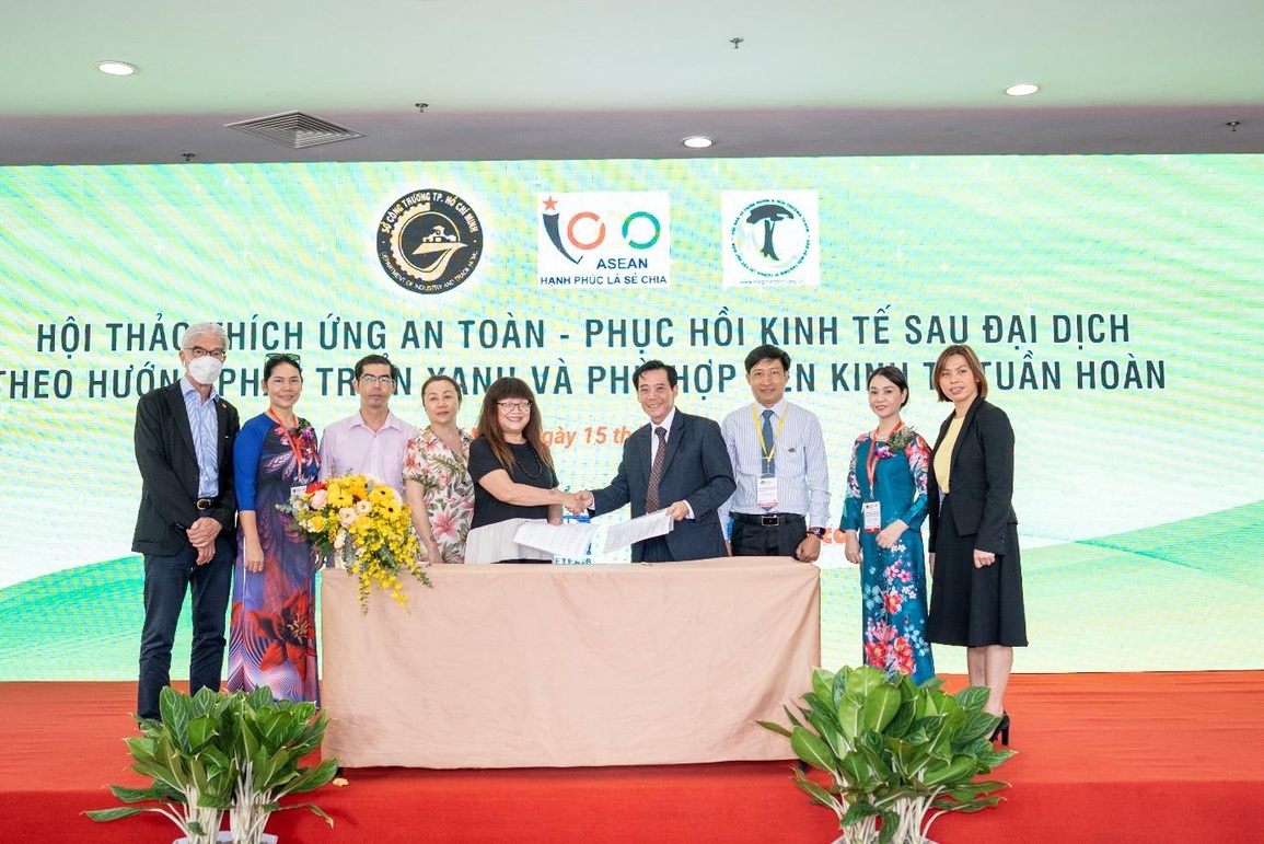 Khai mạc Triển lãm Vinamac Expo 2021 tại TPHCM - 4 Khai mạc Triển lãm Vinamac Expo 2021 tại TPHCM - 4