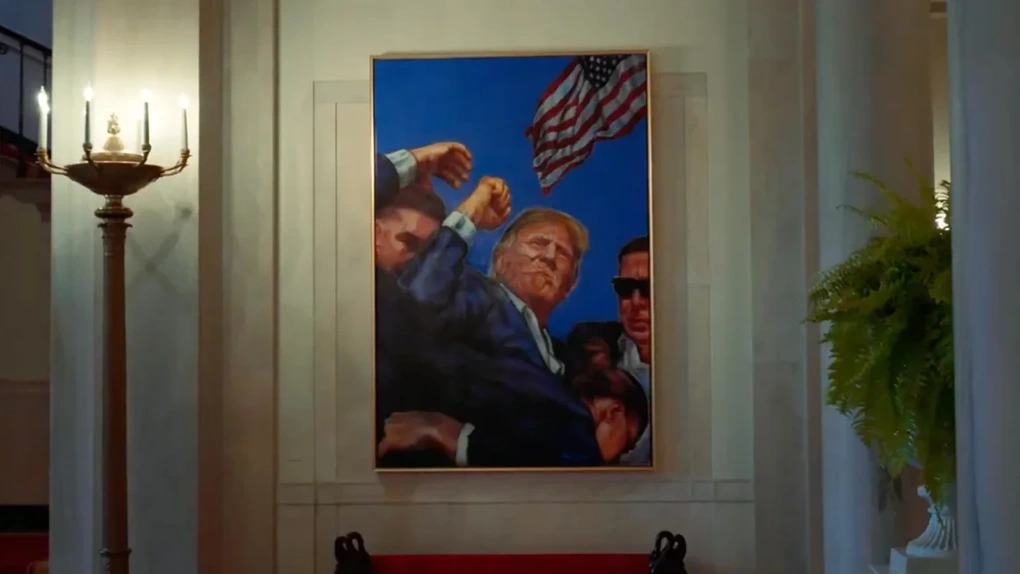 Ông Trump treo bức tranh tái hiện cảnh bị ám sát hụt lên tường Nhà Trắng - 1 Ông Trump treo bức tranh tái hiện cảnh bị ám sát hụt lên tường Nhà Trắng - 1