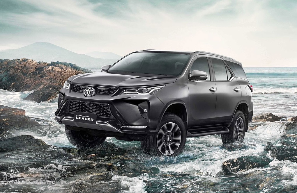 Toyota Fortuner 2023 ra mắt tại Đông Nam Á, thêm trang bị và mạnh hơn - 3 Toyota Fortuner 2023 ra mắt tại Đông Nam Á, thêm trang bị và mạnh hơn - 3