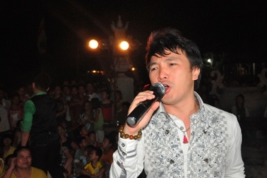 “Sao” hát từ thiện trong đêm Vu Lan