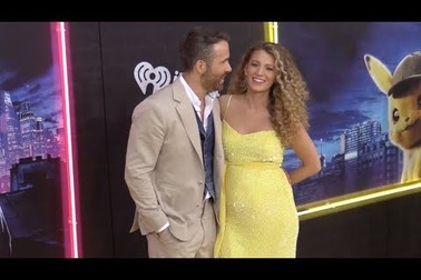 Blake Lively đẹp đôi bên Ryan Reynolds