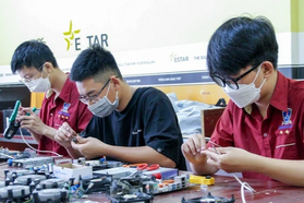 Nhờ AI, trường nghề xa xôi, hẻo lánh kết nối với cả thế giới