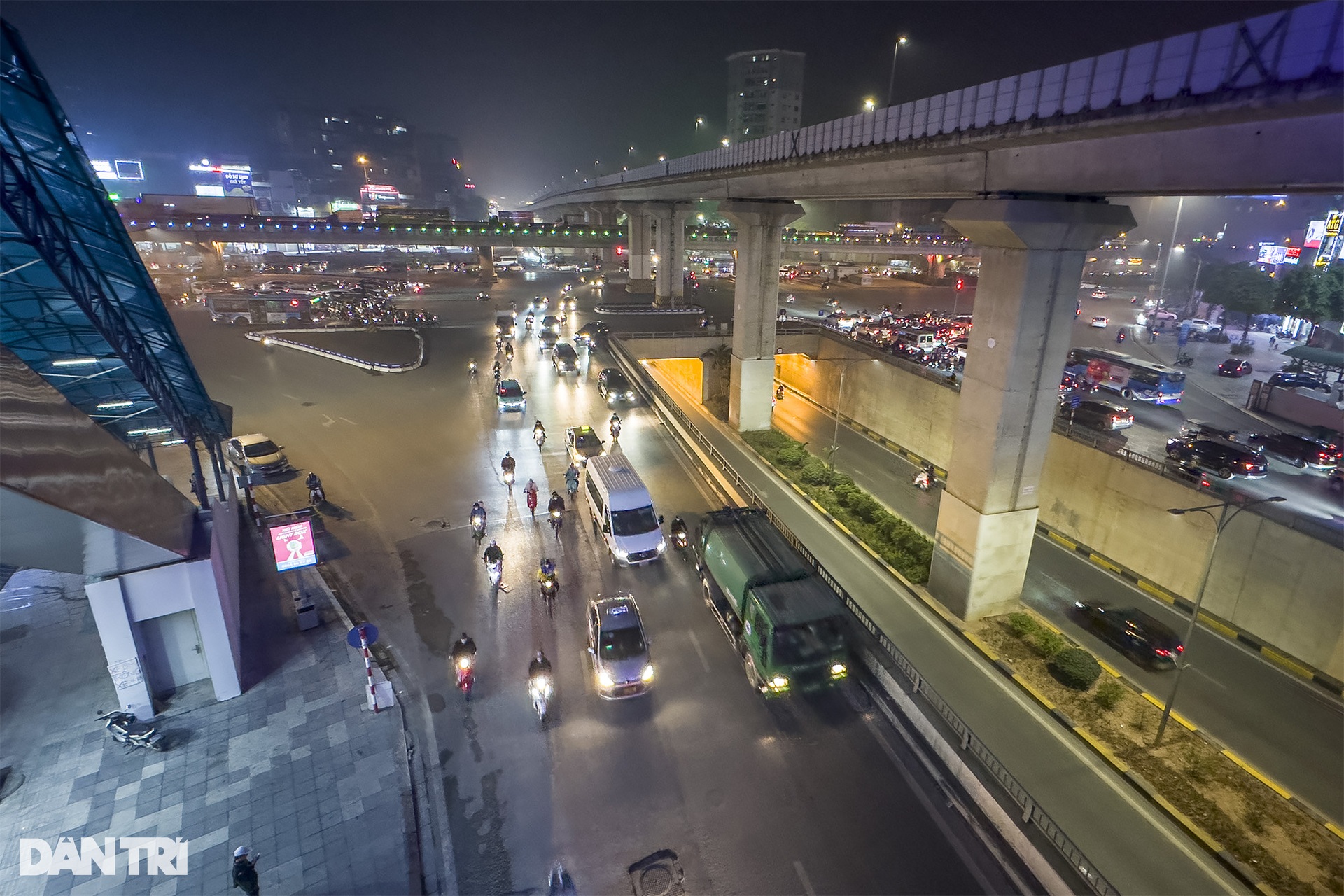 Các điểm nóng giao thông ở Hà Nội thông thoáng trong chiều ngày cuối năm - 7 Các điểm nóng giao thông ở Hà Nội thông thoáng trong chiều ngày cuối năm - 7